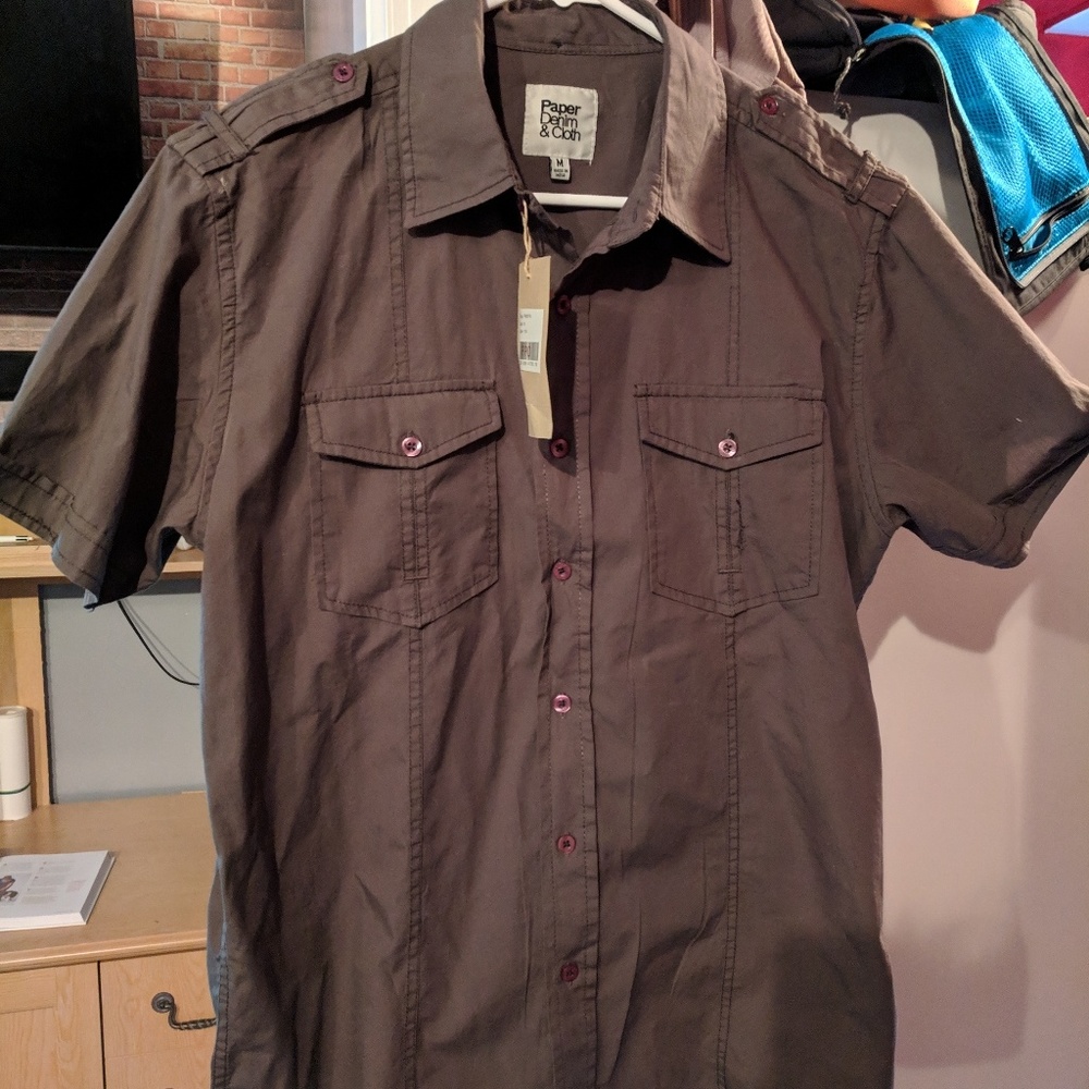 Shirt sleeve button up shirt